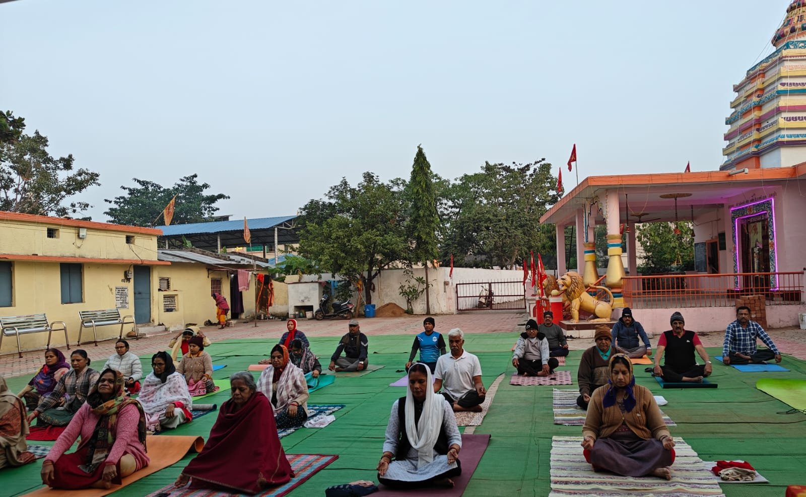 परमेश्वरी भवन प्रगति नगर रिसाली में सात दिवसीय निःशुल्क विशेष योग शिविर का हुआ  शुभारंभ : विशेषज्ञ दे रहे प्रशिक्षण 