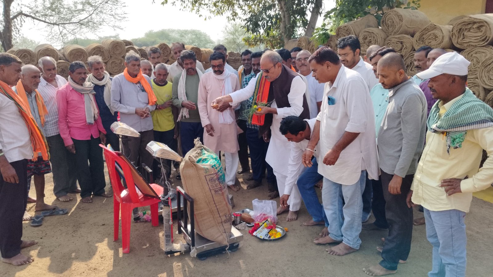 सेवा सहकारी सोसायटी चंदखुरी एवं तिरगा में धान खरीदी का शुभारंभ, पूर्व अध्यक्ष प्रीतपाल बेलचंदन का जन्मदिन मनाया गया