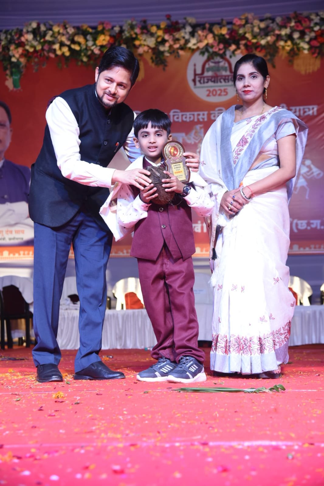 दुर्ग में राज्योत्सव समापन समारोह में ‘गूगल बाय रूद्र शर्मा’ ने बिखेरा ज्ञान का जादू