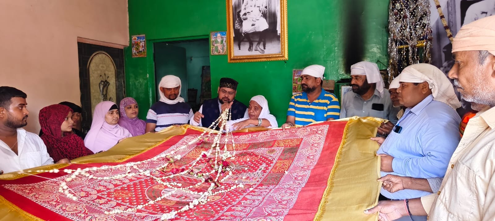 भिलाई से अकीदतमंदों ने ताजबाग भेजी उर्स पाक की चादर
