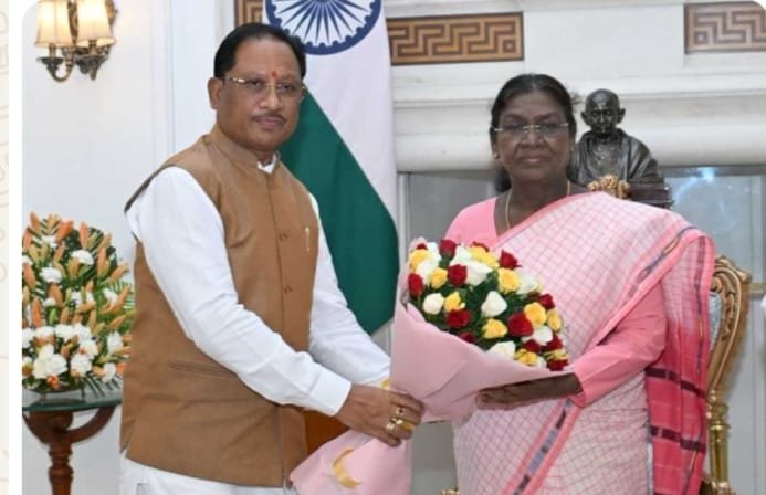 मुख्यमंत्री विष्णुदेव साय ने नई दिल्ली में राष्ट्रपति द्रौपदी मुर्मू से की सौजन्य भेंट