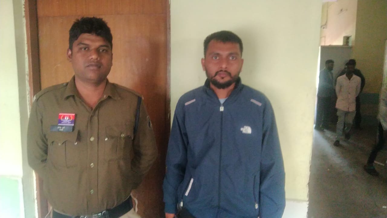 ऑनलाइन सट्टा प्रकरण में पुलगांव पुलिस की बड़ी कार्रवाई, फरार आरोपी पवन तम्बूले गिरफ्तार