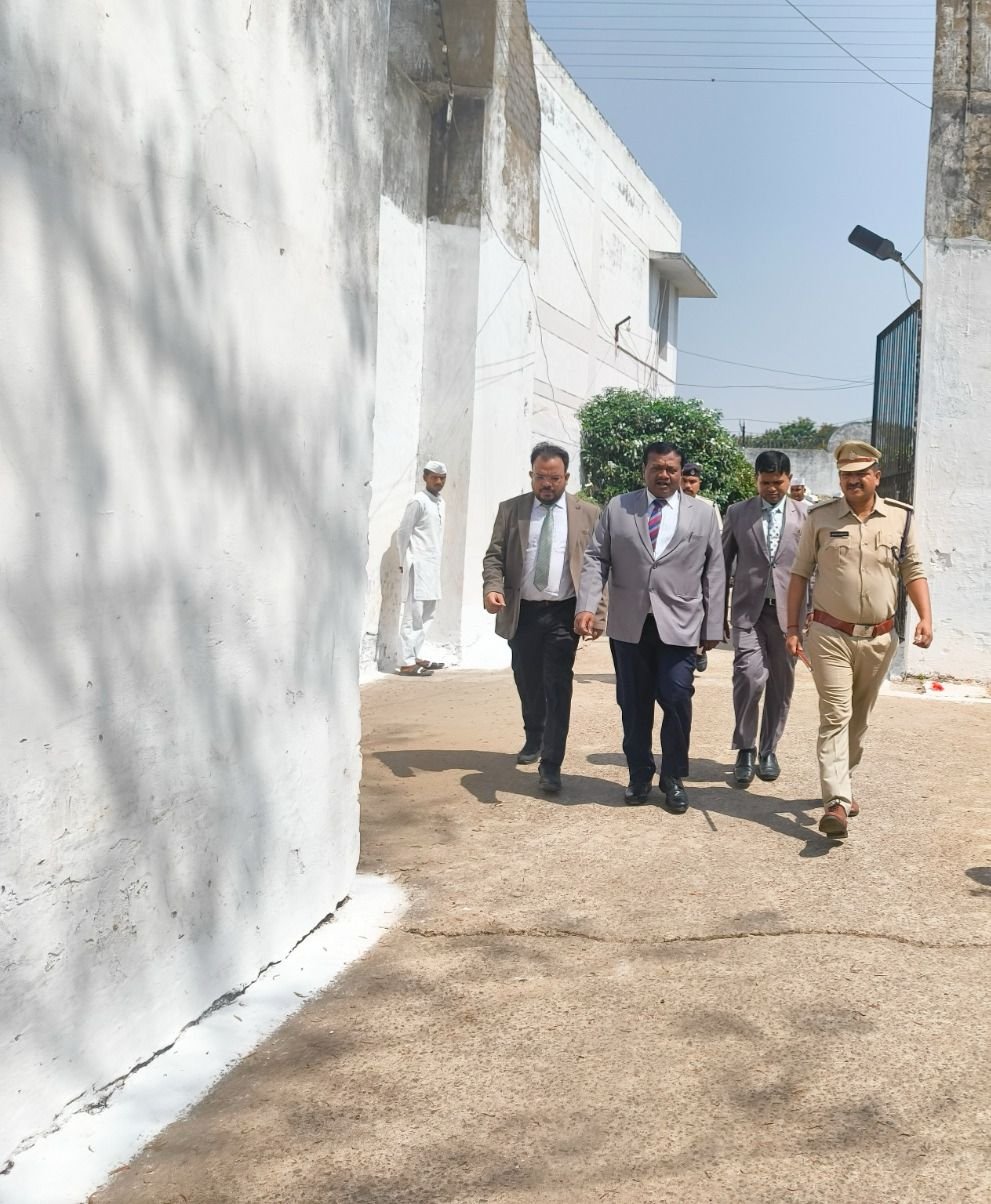 केन्द्रीय जेल दुर्ग का निरीक्षण, बंदियों की सुविधाओं और मामलों की स्थिति पर दिया गया जोर