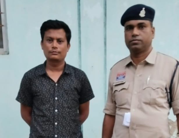 काम दिलाने के नाम पर महिला से मारपीट और ₹99 हजार लेने का आरोप, आरोपी गिरफ्तार