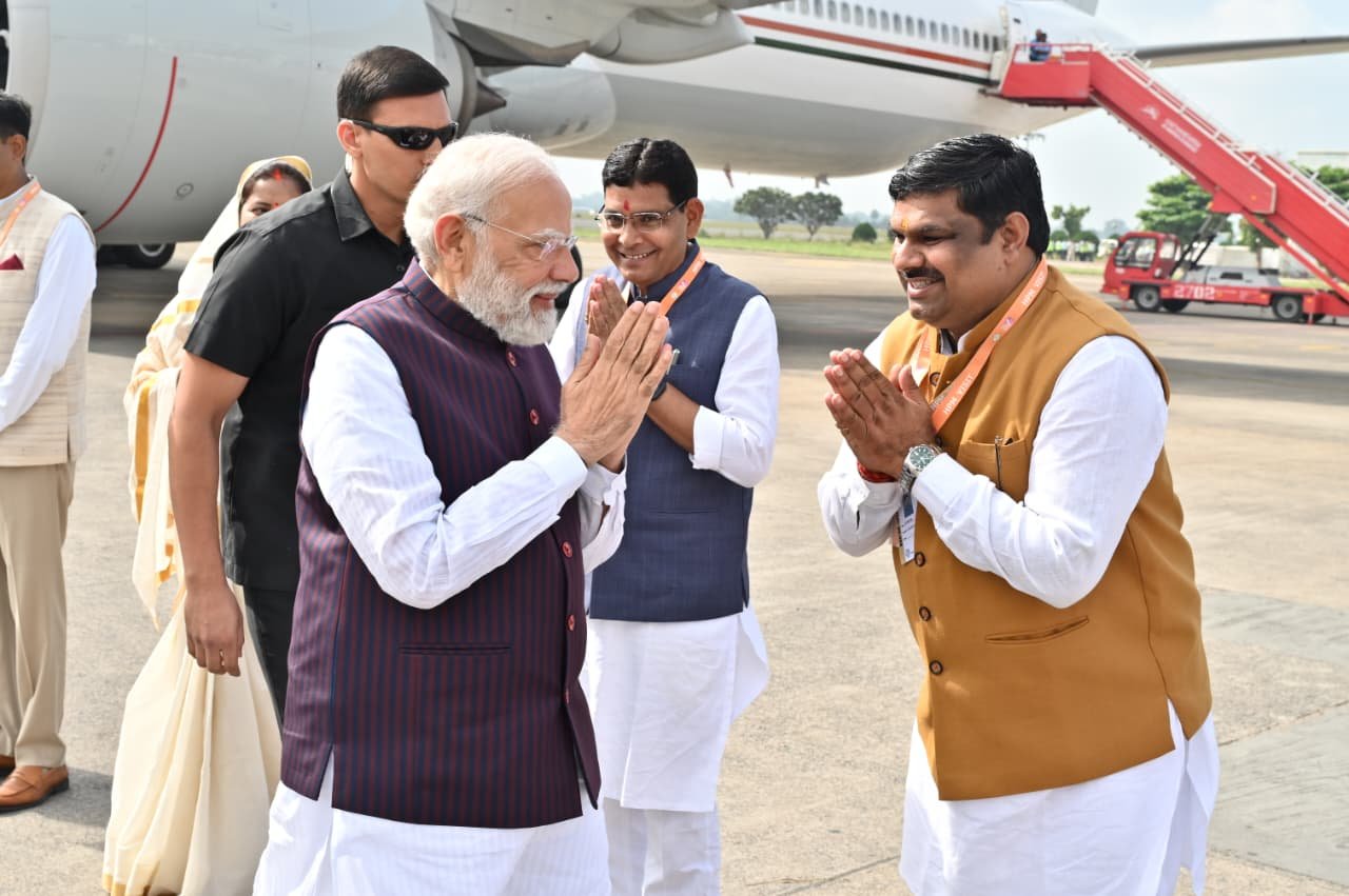 पीएम मोदी से मिले शिक्षा मंत्री गजेन्द्र यादव