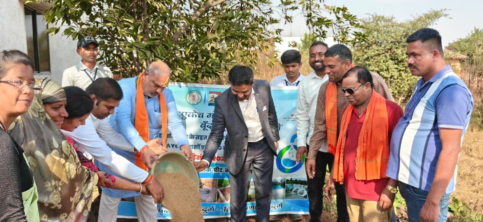 दुर्ग जिले में स्व-प्रेरणा से बड़े पैमाने पर सोक पिट निर्माण – जल संरक्षण अभियान को मिली गति