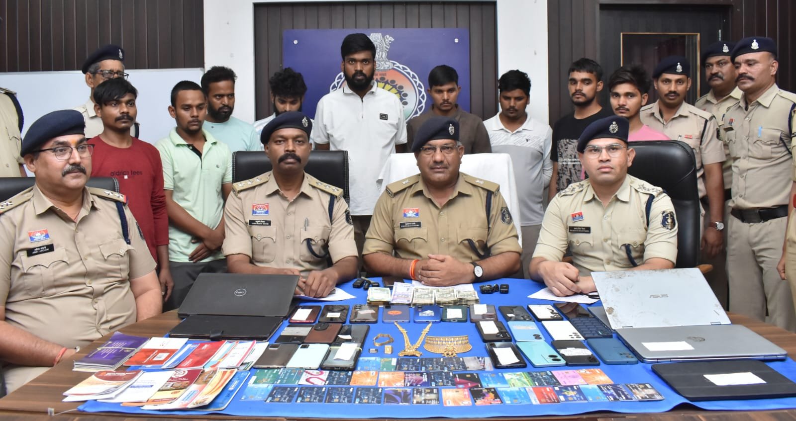 दुर्ग पुलिस की बड़ी कार्रवाई: अंतर्राज्यीय ऑनलाइन सट्टा सिंडिकेट का भंडाफोड़, 9 आरोपी गिरफ्तार