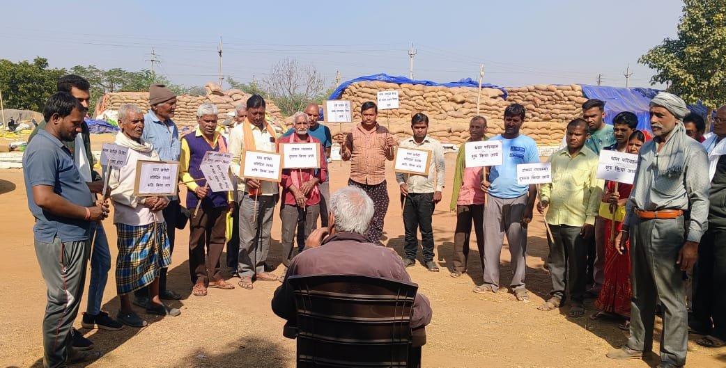 जिन पर भरोसा करके वोट दिया, अपना प्रतिनिधि बनाया संकट के समय वही साथ नहीं दे रहे हैं