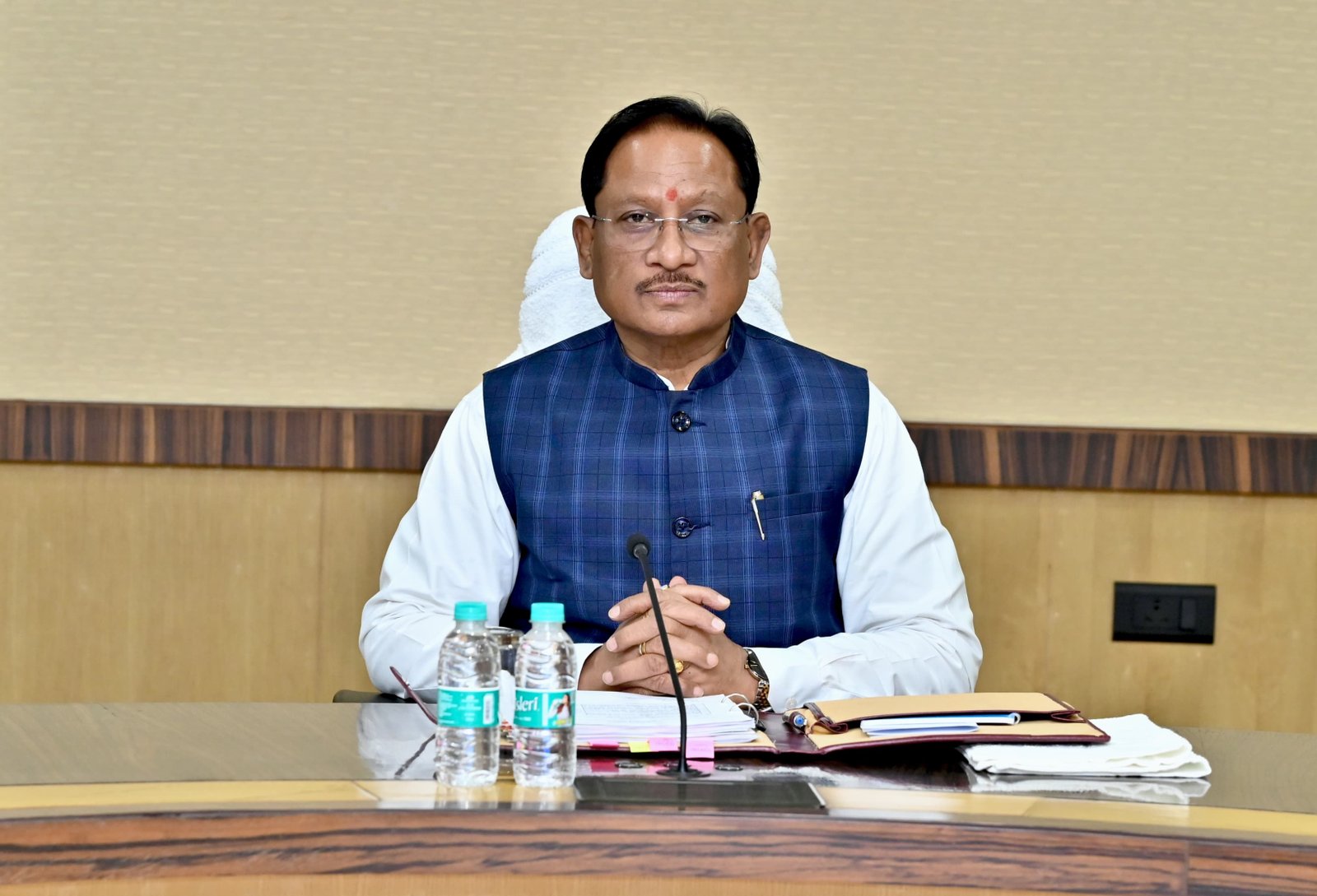 मुख्यमंत्री विष्णुदेव साय ने अमर शहीद वीर नारायण सिंह के बलिदान दिवस पर किया नमन