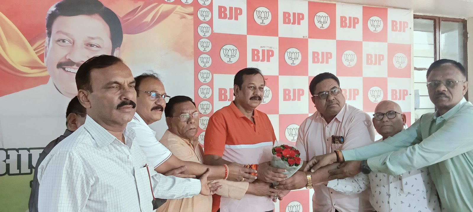 छत्तीसगढ़ सर्व समाज संगठन के पदाधिकारीयो ने की सांसद विजय बघेल से सौजन्य मुलाक़ात