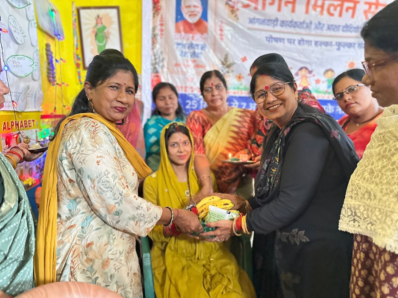 सिकोला भाठा आंगनबाड़ी में गर्भवती माताओं की गोदभराई, शिशुओं का अन्नप्राशन