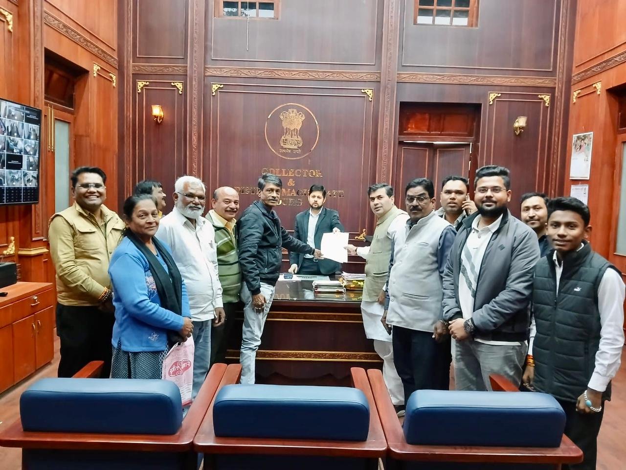 बोरसी अंडर ब्रिज की खामियों और SIR में सरलीकरण को लेकर दुर्ग कांग्रेस अध्यक्ष धीरज ने सौंपा कलेक्टर को ज्ञापन 