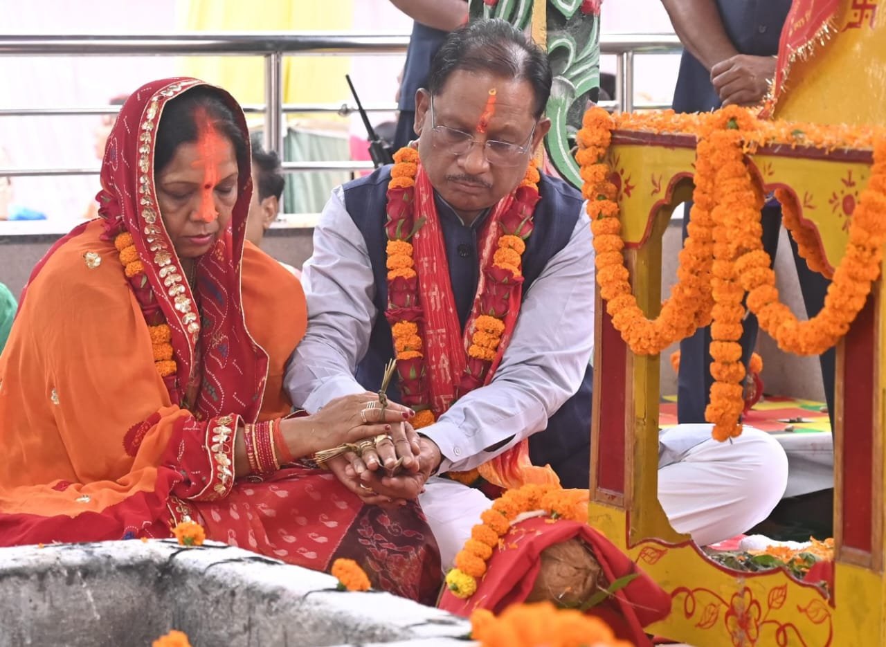 मुख्यमंत्री विष्णुदेव साय ने महाप्रभु श्री जगन्नाथ का लिया दर्शन लाभ: प्रदेश की सुख-समृद्धि और जनकल्याण की कामना की मुख्यमंत्री विष्णुदेव साय ने महाप्रभु श्री जगन्नाथ का लिया दर्शन लाभ: प्रदेश की सुख-समृद्धि और जनकल्याण की कामना की