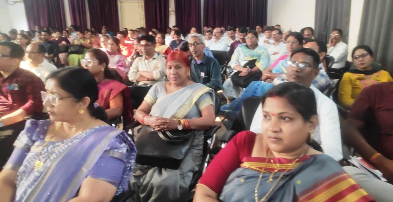 -100ब्लूप्रिंट-100 आधारित प्रश्न पत्र निर्माण प्रक्रिया में होंगे दक्ष, कार्यशाला में जुटे दो जिलों के शिक्षक