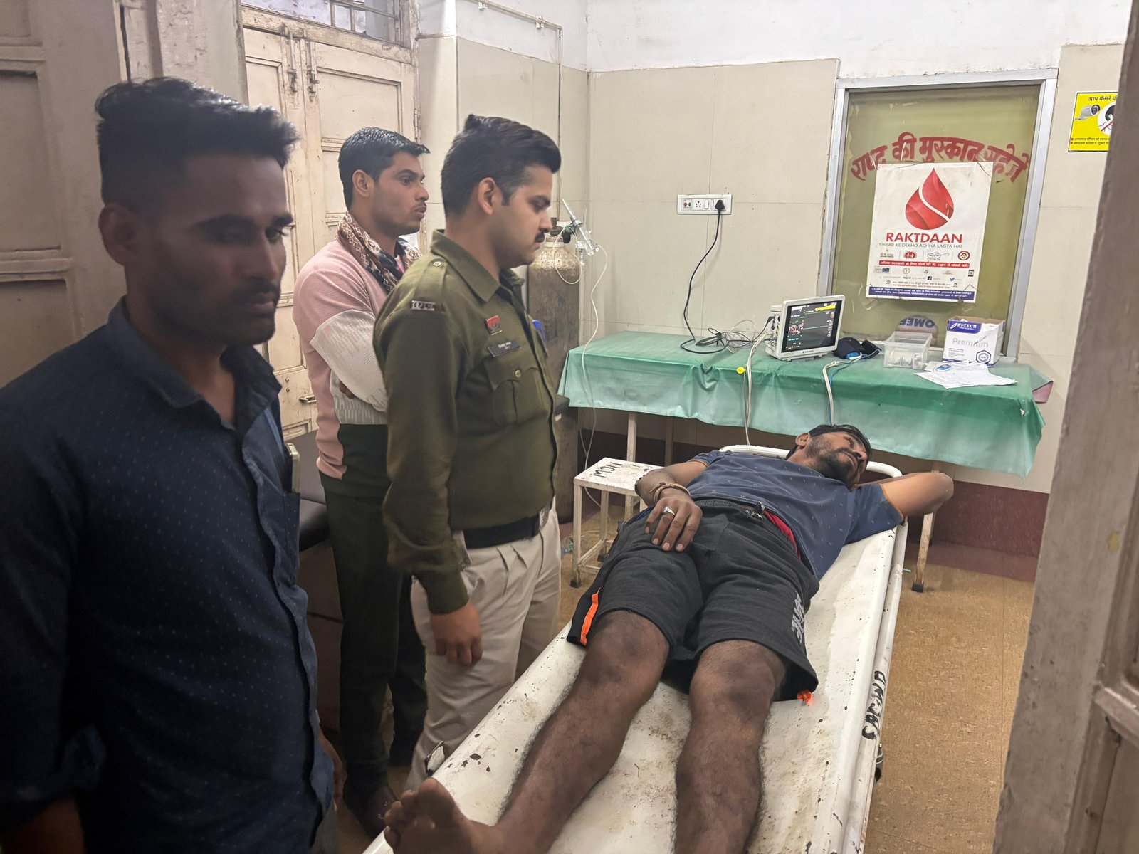 मोहन नगर ओवरब्रिज से रेलवे ट्रैक पर कूदे युवक की जान डायल-112 टीम ने बचाई