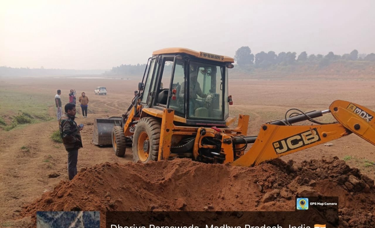 खनिज विभाग की अवैध रेत खनन पर छापामार कार्यवाही