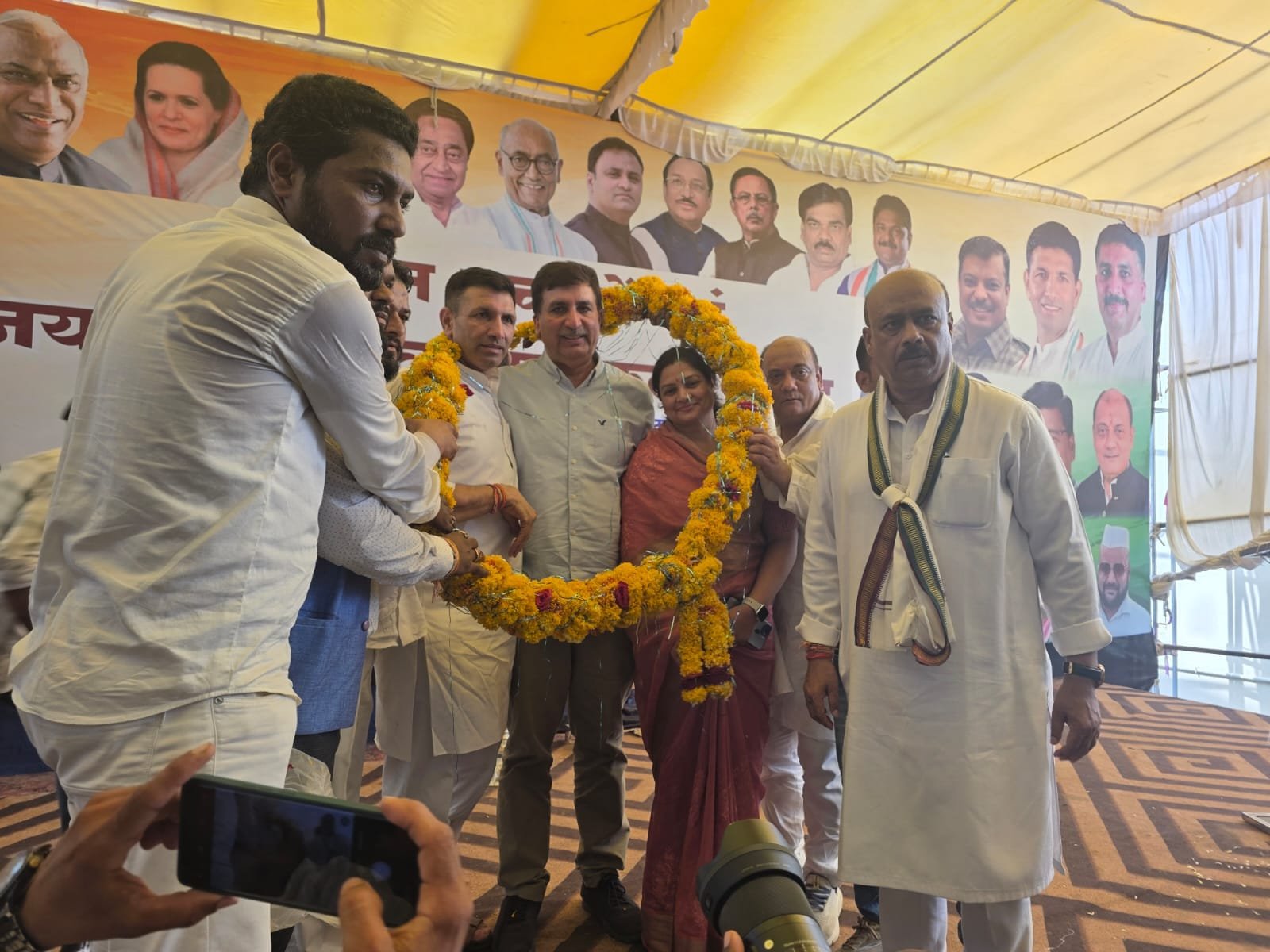जिला पंचायत सदस्य ज्योति उमरे कांग्रेस में हुई शामिल