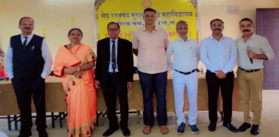 सेठ रतनचंद सुराना विधि महाविद्यालय दुर्ग में नवप्रवेशित छात्र/छात्राओं का परिचय समारोह सम्पन्न 