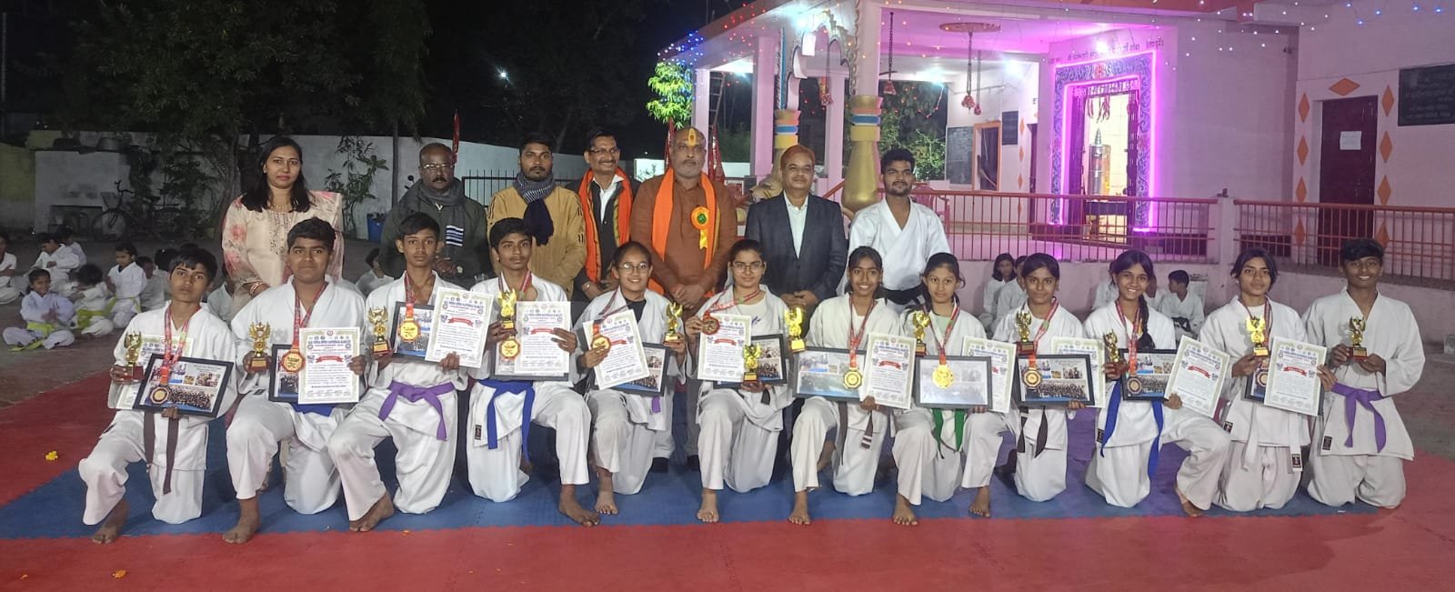 आल इंडिया कराटे चैंपियनशिप में शानदार प्रदर्शन कर 125 मेडल जीतने वाले बच्चे हुए सम्मानित