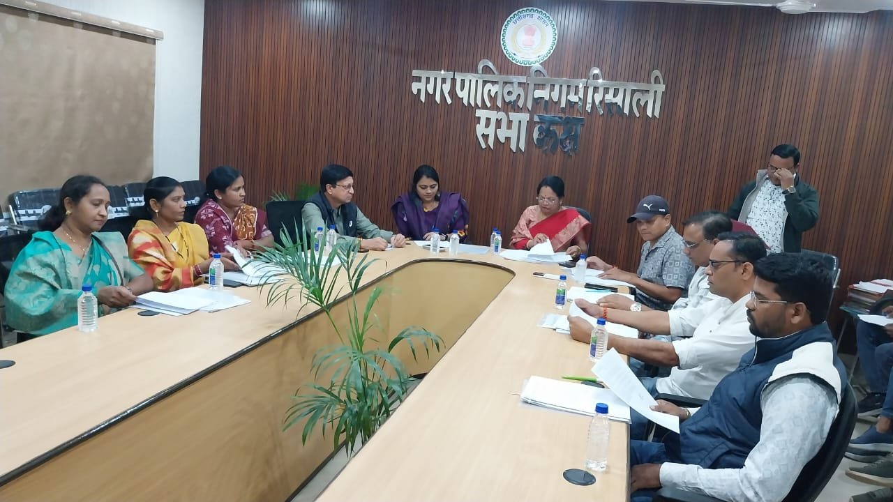 महापौर परिषद की बैठक: सड़क पर मवेशी छोडऩे वाले मालिकों के खिलाफ निगम ने बनाए सख्त नियम 