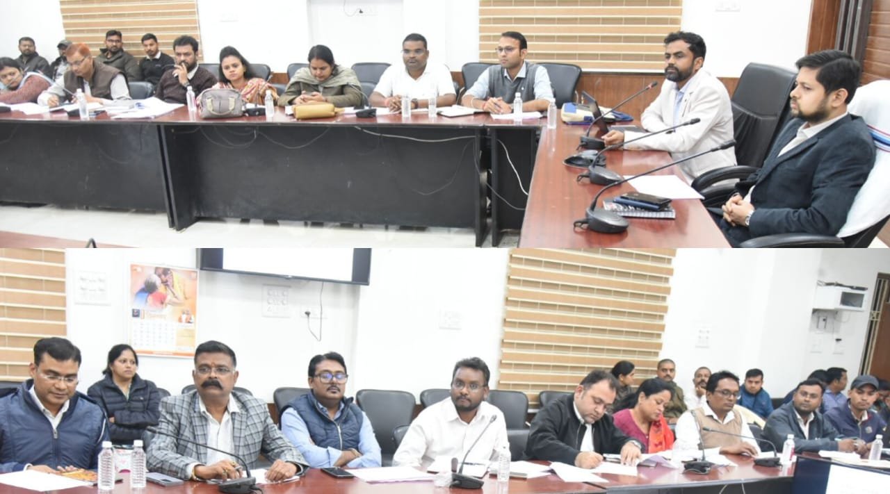 स्वच्छ भारत मिशन (ग्रामीण) की समीक्षा बैठक आयोजित, कलेक्टर श्री सिंह ने घर-घर कचरा संग्रहण और यूजर चार्ज वसूली के दिए निर्देश