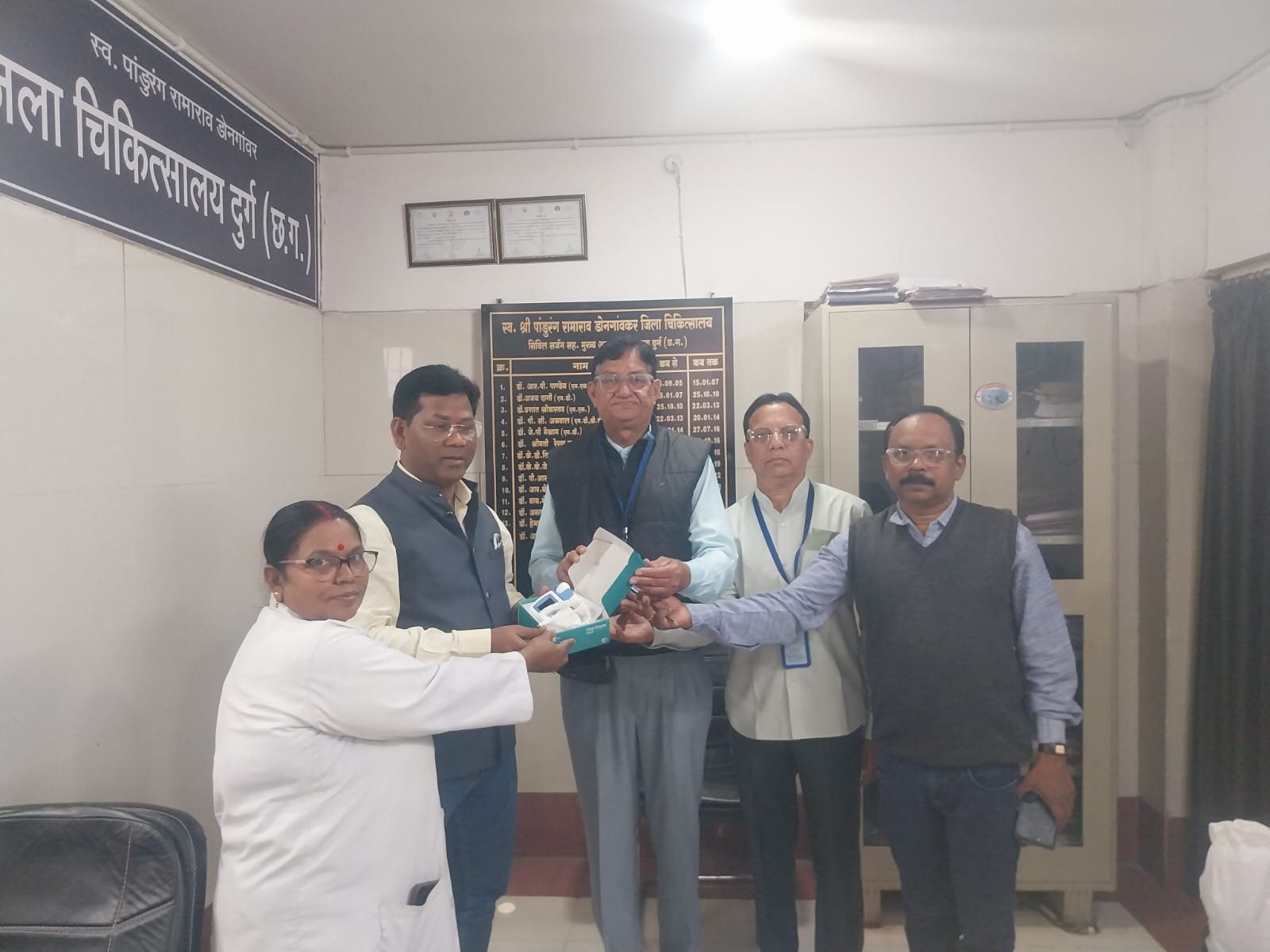 जिला चिकित्सालय में नवजात शिशुओं के हृदय परीक्षण हेतु महत्वपूर्ण उपकरण भेंट