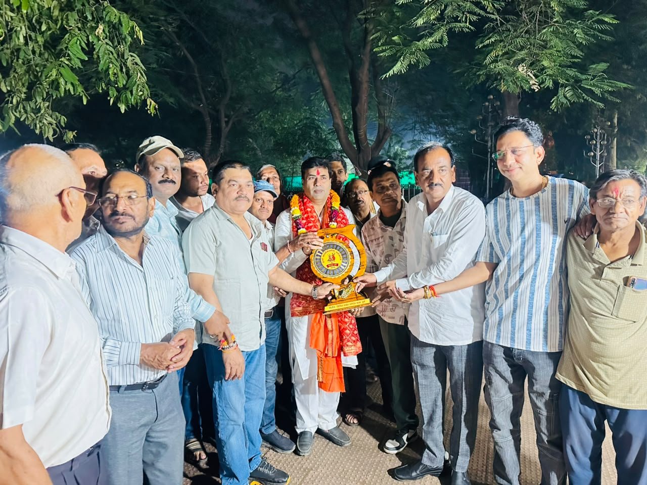 पूर्व महापौर धीरज बाकलीवाल के द्वारा आयोजित दो दिवसीय गरबा महोत्सव का सफल आयोजन के लिये, सिविल लाइन स्पोर्ट्स क्लब दुर्ग ने किया सम्मान