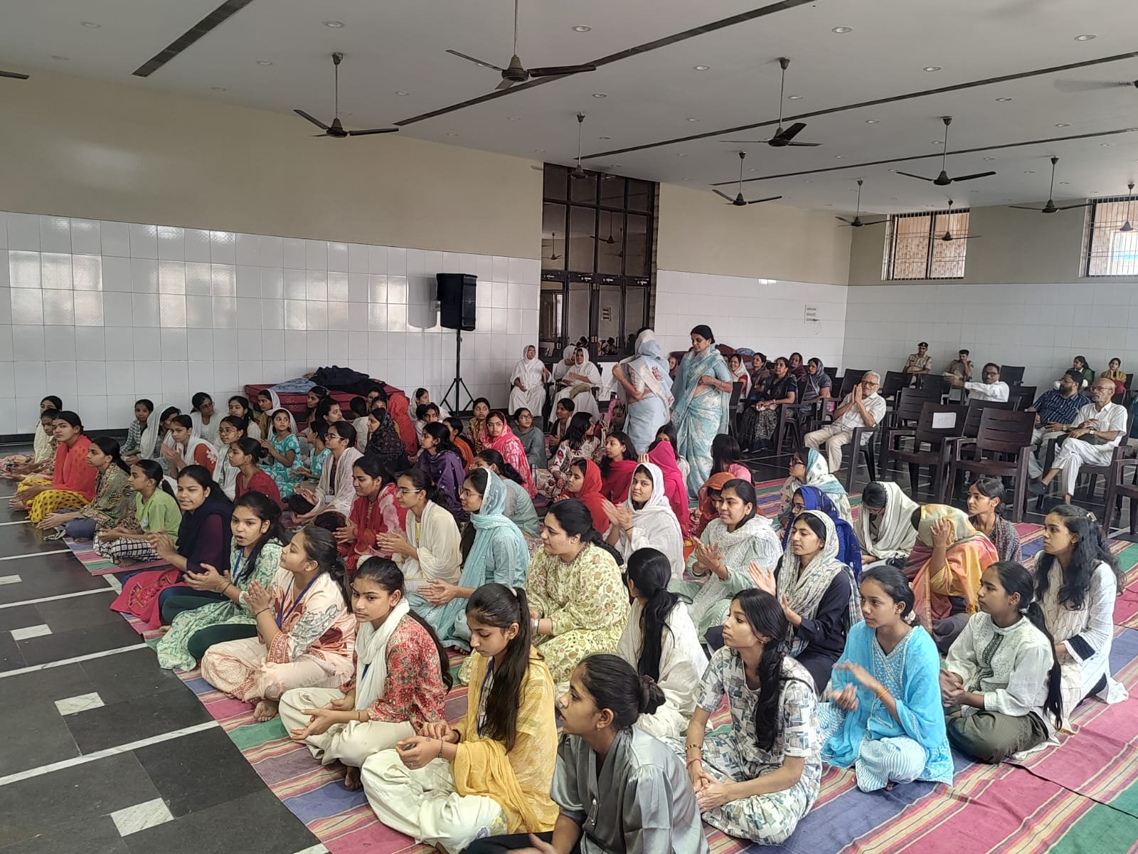 संस्कार से सफलता की ओर बढ़ रहीं जैन बालिकाएं