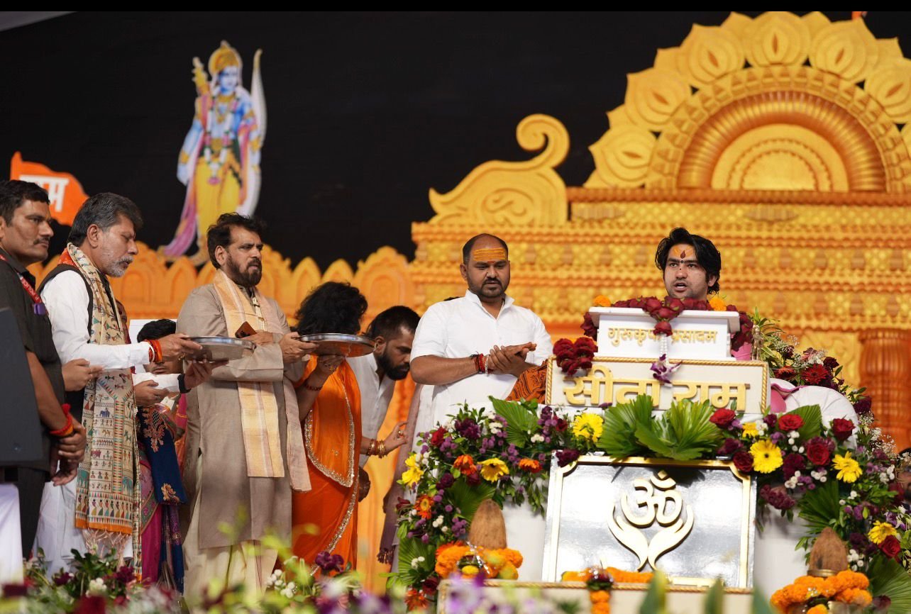 कलयुग के देवता है हनुमान–पंडित धीरेंद्र शास्त्री...