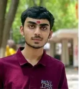 बिल्डर के बेटे ने खुद को गोली मारी