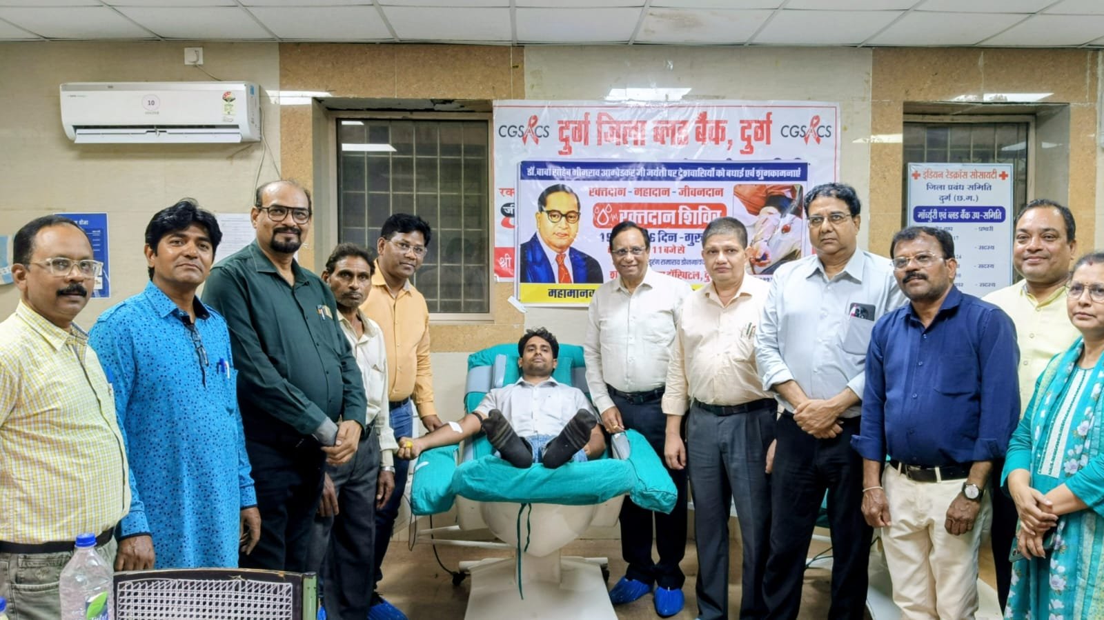 डॉ बाबासाहेब आंबेडकर जी की जयंती पर रक्तदान शिविर का आयोजन, 26 रक्तदाताओं को किया गया सम्मानित