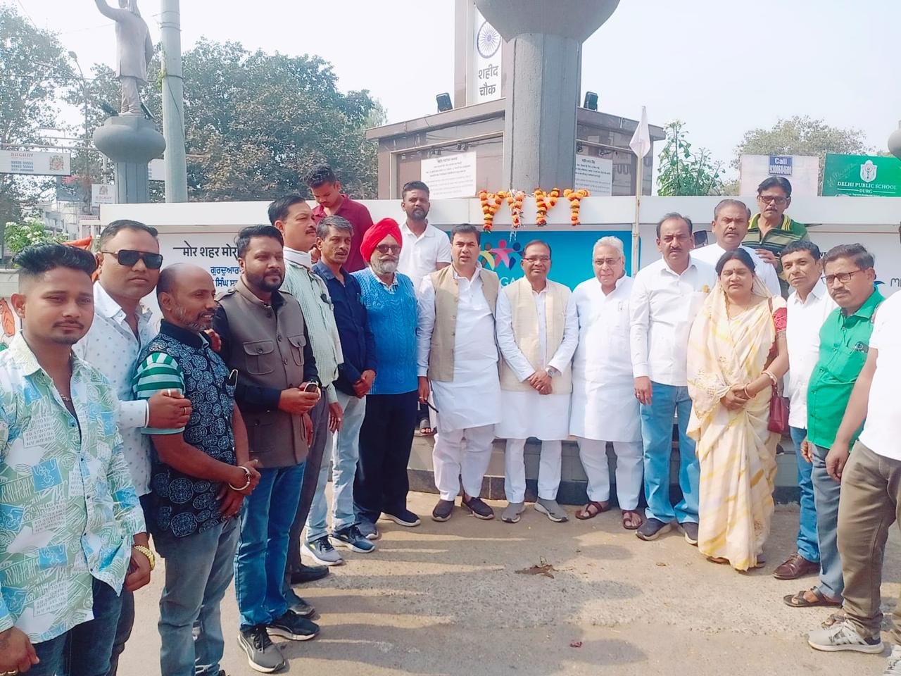 नेताजी सुभाष चंद्र बोस की जयंती पर दुर्ग कांग्रेस ने किया नमन, कांग्रेस अध्यक्ष धीरज ने कहाँ- नेताजी का जीवन युवाओ के लिए प्रेरणास्रोत 