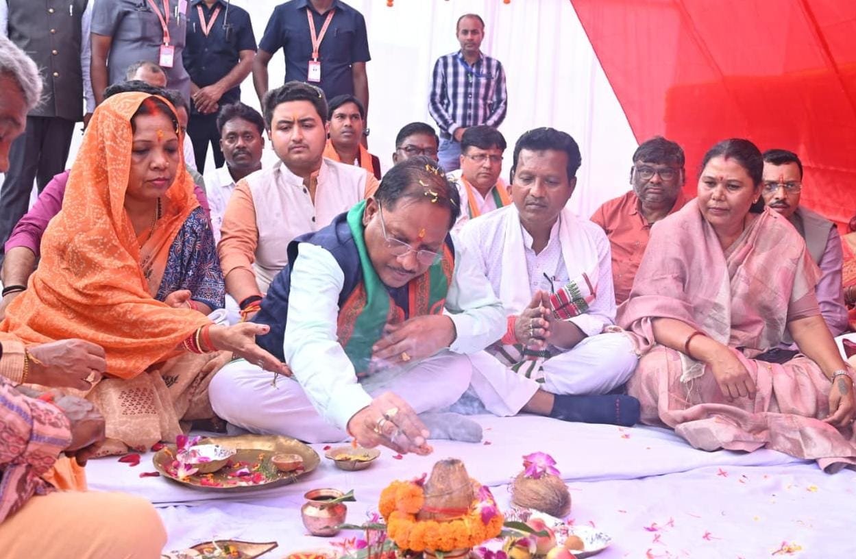 मुख्यमंत्री विष्णुदेव साय ने जशपुर जिले के फरसाबहार  में 40.89 करोड़ के 13 कार्यों का किया लोकार्पण एवं भूमिपूजन मुख्यमंत्री विष्णुदेव साय ने जशपुर जिले के फरसाबहार  में 40.89 करोड़ के 13 कार्यों का किया लोकार्पण एवं भूमिपूजन