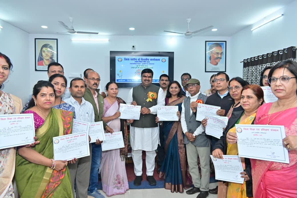 शिक्षा के साथ कौशल उन्नयन भी जरूरी - मंत्री गजेन्द्र यादव