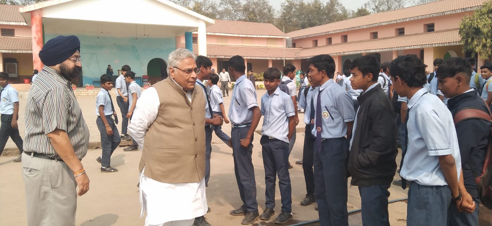 शिक्षा - भाजपा की डबल इंजन सरकार में पटरी से उतरी : वोरा