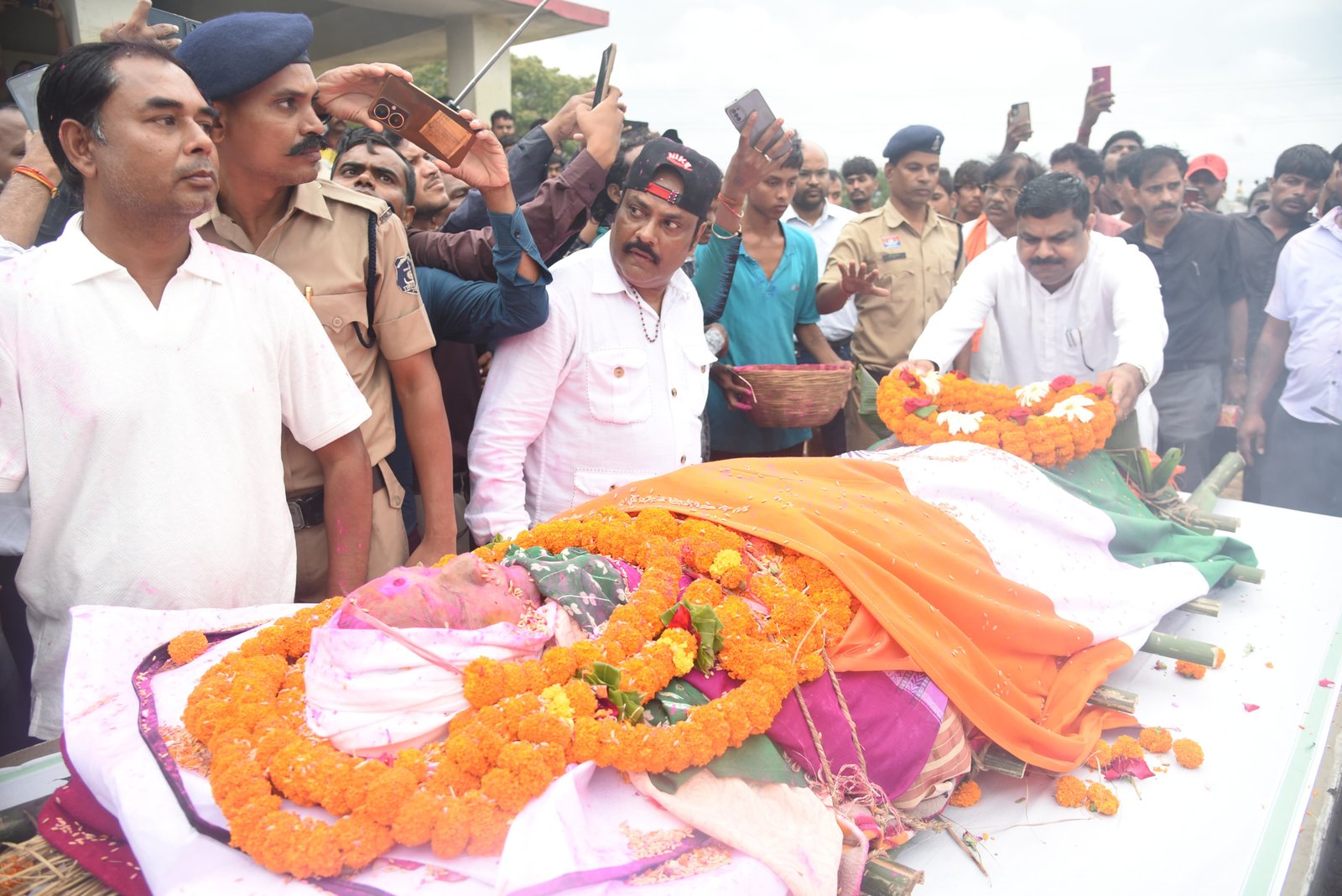 पद्म विभूषण डॉ. तीजन बाई का पार्थिव देह पंच तत्व में विलीन