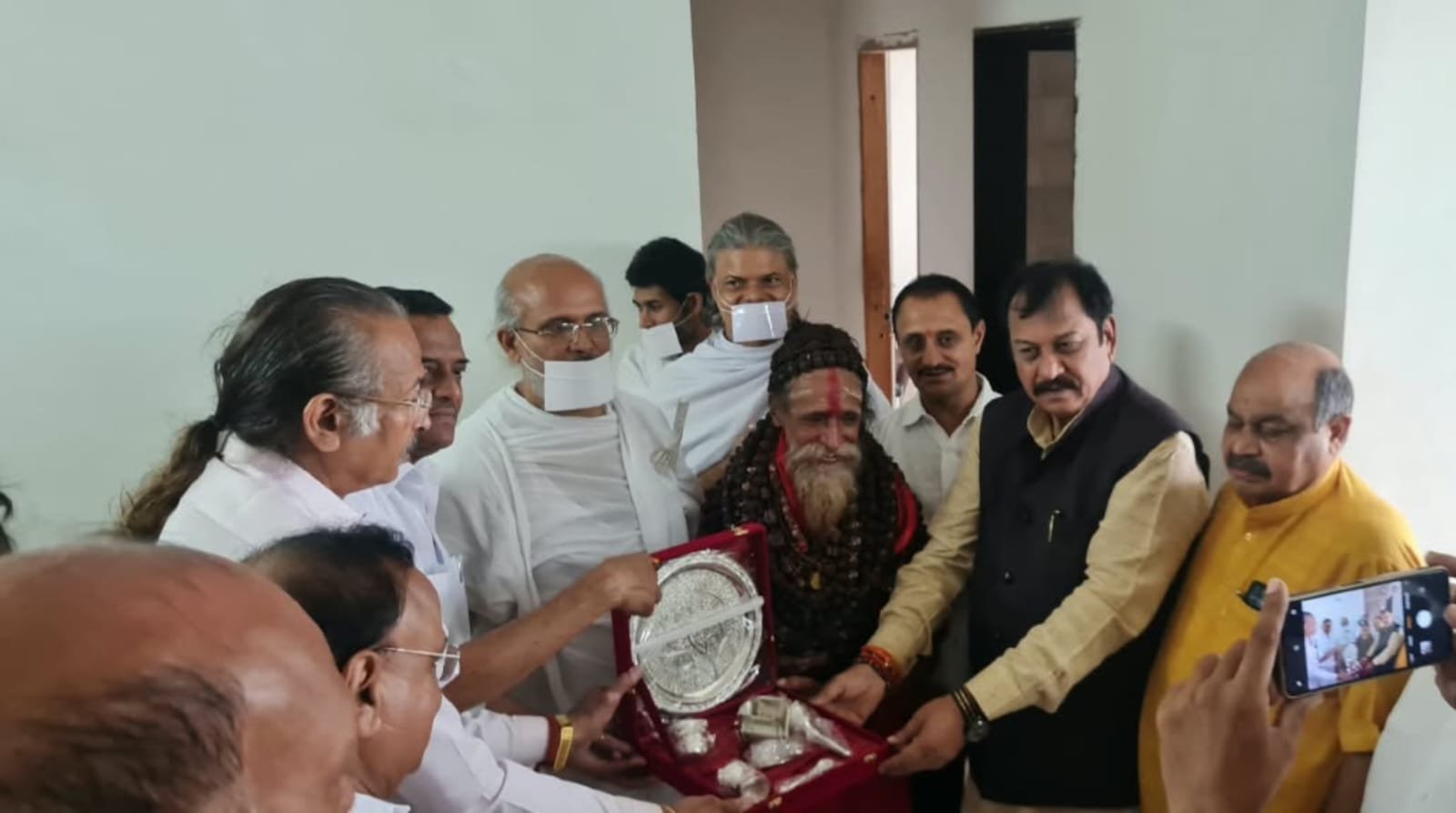 महामंडलेश्वर संत कालीदास जी महाराज ने मासक्षमण तपस्वी टीकाराम जी पराजुली का करवाया पारणा