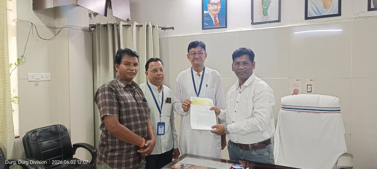 जिला चिकित्सालय में इंटरकॉम सुविधा बहाल करने की मांग, सिविल सर्जन को सौंपा ज्ञापन