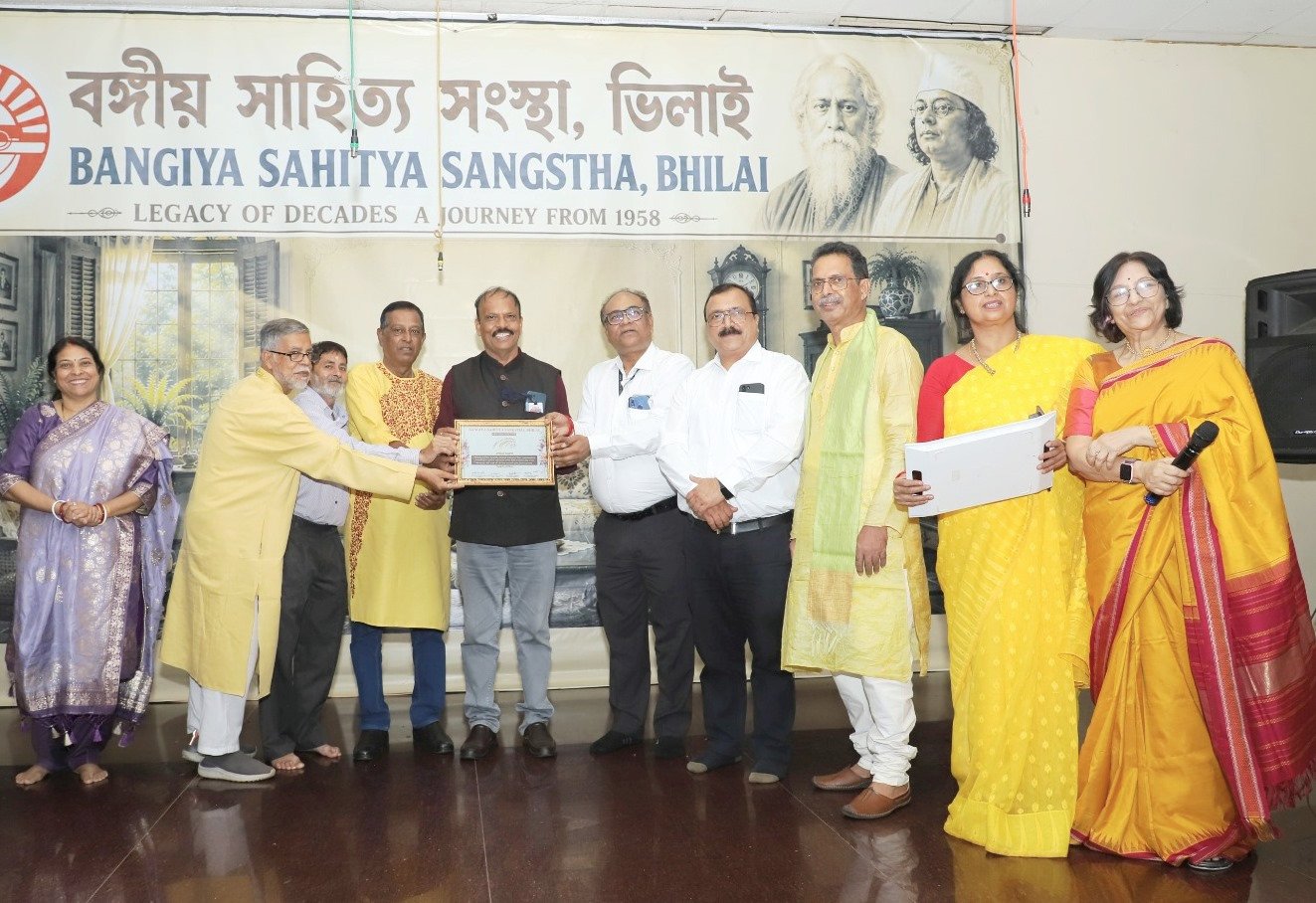 साहित्यिक संस्था 'आरंभ' को मिला 'उत्कृष्ट पहल' सम्मान