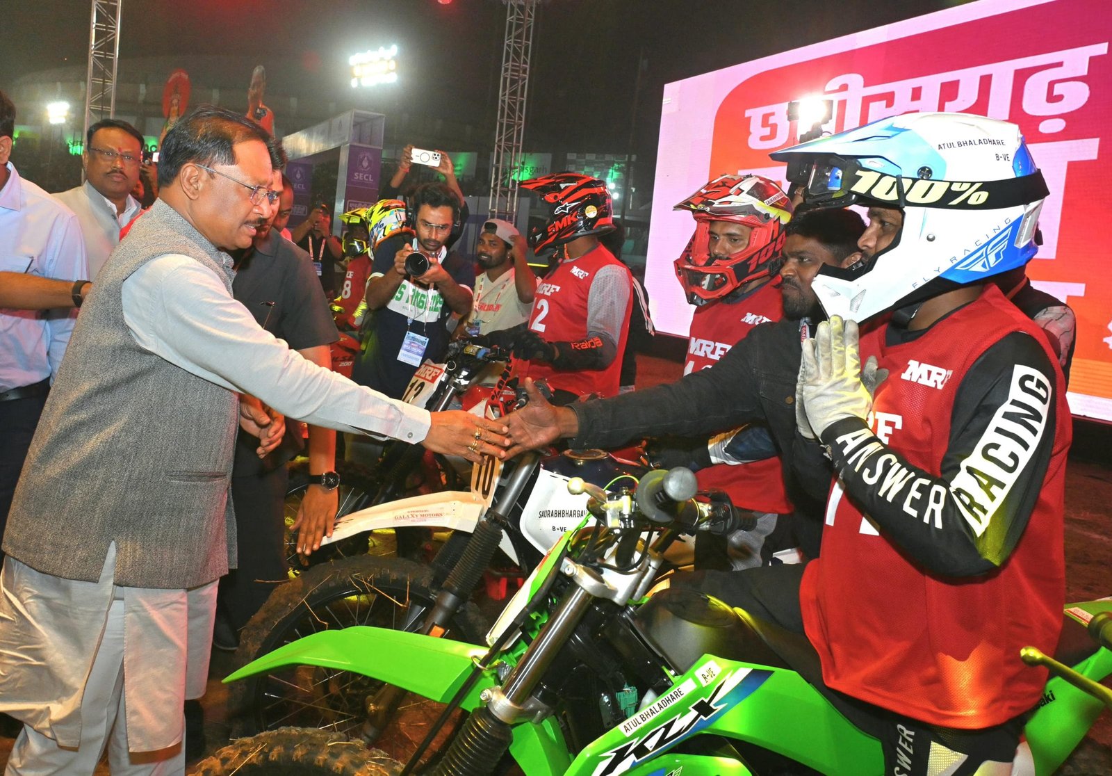 राष्ट्रीय सुपरक्रॉस बाइक रेसिंग चैंपियनशिप-2025 का रोमांच रायपुर में:मुख्यमंत्री विष्णु देव साय ने बढ़ाया युवाओं का हौसला