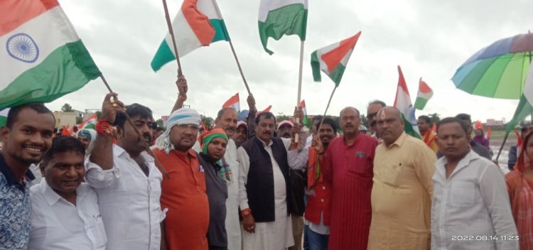 भाजयुमो उतई मण्डल द्वारा आयोजित तिरंगा बाइक रैली मे सांसद विजय बघेल, भाजपा जिलाध्यक्ष जितेन्द्र वर्मा शामिल हुए