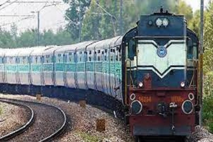 सुपर स्पीड से भागेगी भारतीय ट्रेन, निर्मला सीतारमण ने जारी किया रेलवे के लिए 2.4 लाख करोड़ का बजट
