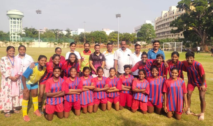 प्रथम खेलो इंडिया जनजाति खेल राष्ट्रीय प्रतियोगिताः छत्तीसगढ़ फुटबाल विमेंस टीम ने जीता गोल्ड