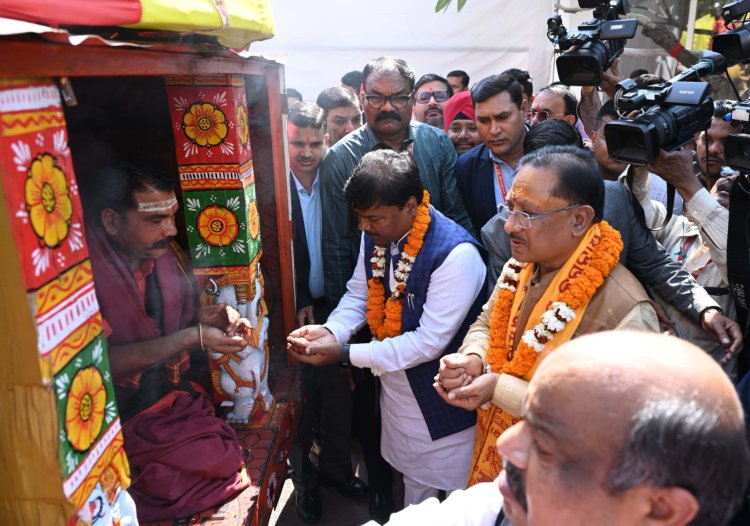 मुख्यमंत्री ने भगवान जगन्नाथ के रथ के पहिया की पूजा-अर्चना कर प्रदेशवासियों की सुख-समृद्धि की कामना की