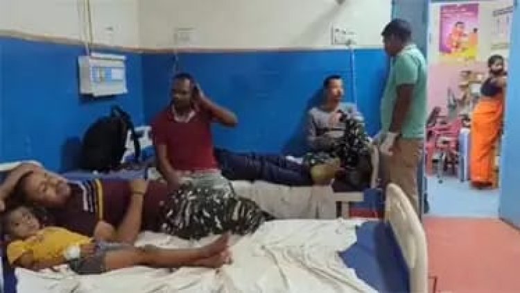 सड़क दुर्घटना में एंबुलेंस में सवार सीआरपीएफ के 11 जवान घायल