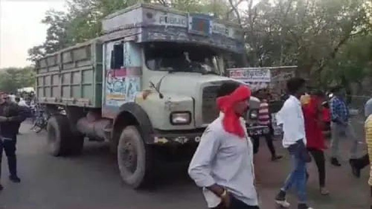 टयूशन जा रही छात्रा को ट्रक ने कुचला, मौत