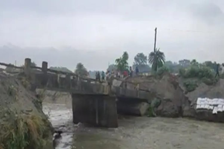 बिहार में 10 दिन के भीतर पांचवां पुल धराशायी, दो दर्जन से ज्यादा गांवों का आपस में संपर्क टूटा