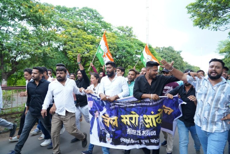 विधायक देवेंद्र यादव की गिरफ्तारी के खिलाफ सैकड़ों युवा कांग्रेसियो ने किया जेल भरो आंदोलन