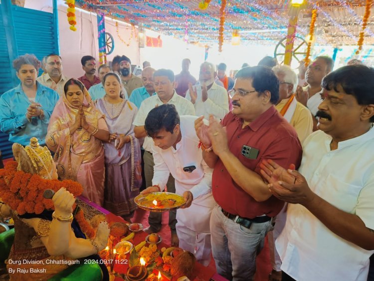 निगम में धूमधाम से मनाई गई श्री विश्वकर्मा जयंती, महापौर ने पूजा अर्चना कर शहर की सुख समृद्धि की कामना की..