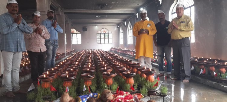 विभिन्न मंदिरों में ज्योति दर्शन कर आप नेताओ ने शहर के लोगों की खुशहाली की कामना की..